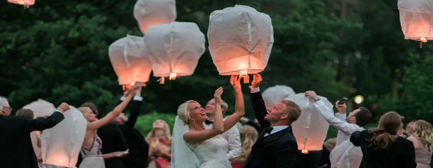 Chinese Paper Lanterns Release in Memorial for Weddings Birthday Parties